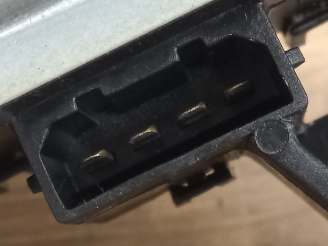 bontott VW GOLF IV Hátsó Ablaktörlő Motor