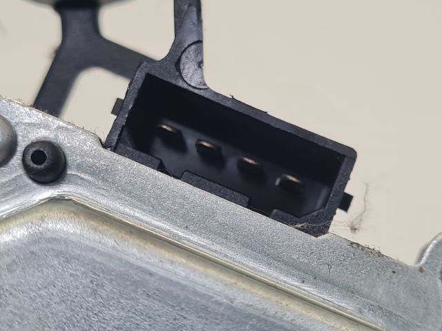 bontott VW GOLF IV Hátsó Ablaktörlő Motor