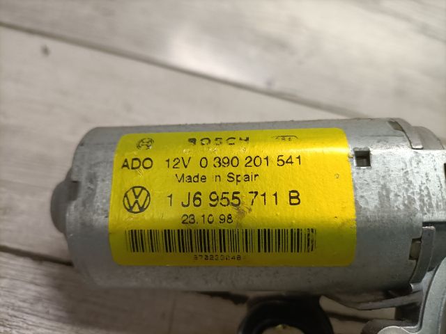 bontott VW GOLF IV Hátsó Ablaktörlő Motor