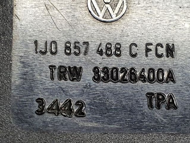 bontott VW GOLF IV Hátsó középső Biztonsági Öv Csat