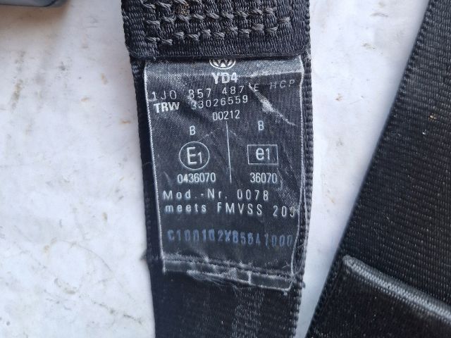 bontott VW GOLF IV Hátsó középső Biztonsági Öv