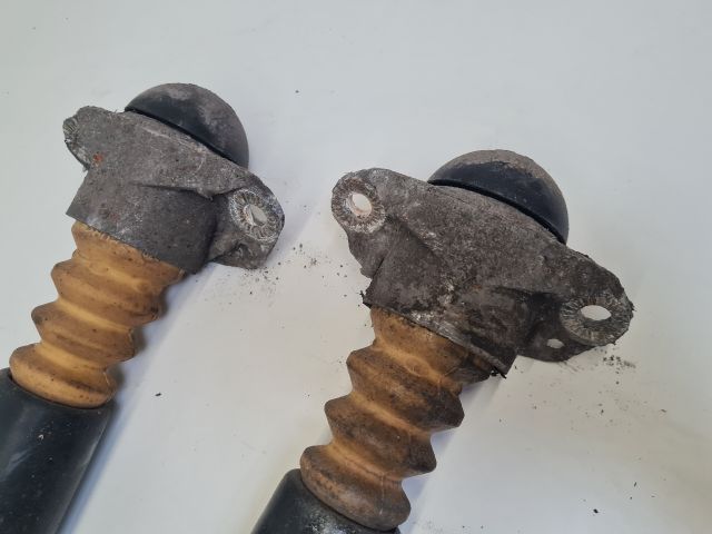 bontott VW GOLF IV Hátsó Lengéscsillapító Pár