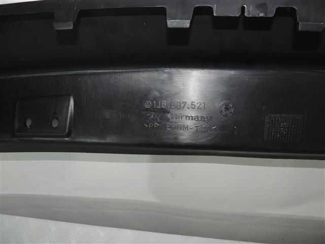 bontott VW GOLF IV Hátsó Lökhárító Légterelő