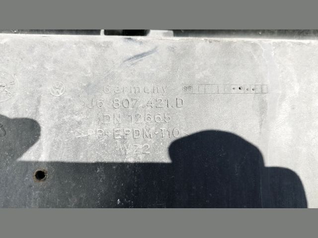 bontott VW GOLF IV Hátsó Lökhárító (Részeivel)