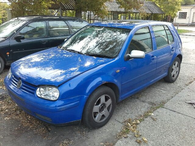 bontott VW GOLF IV Hátsó Lökhárító (Részeivel)