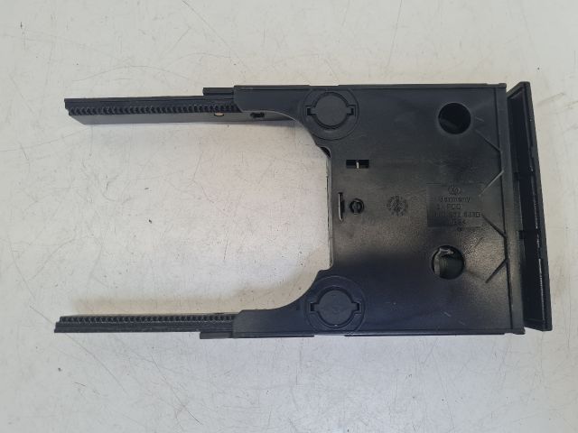 bontott VW GOLF IV Hátsó Pohártartó