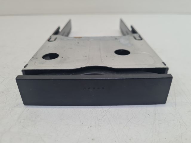 bontott VW GOLF IV Hátsó Pohártartó