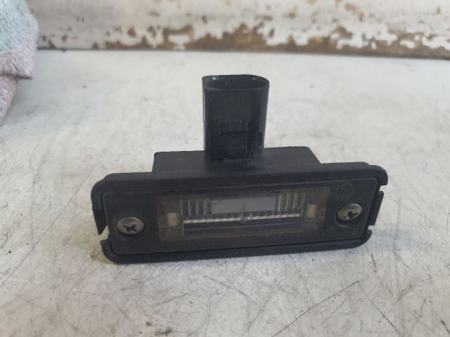 bontott VW GOLF IV Hátsó Rendszámtábla Világítás