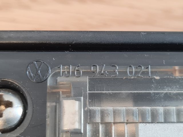 bontott VW GOLF IV Hátsó Rendszámtábla Világítás