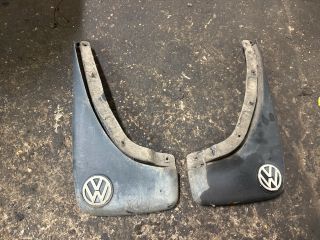 bontott VW GOLF IV Hátsó Sárvédő Gumi Pár