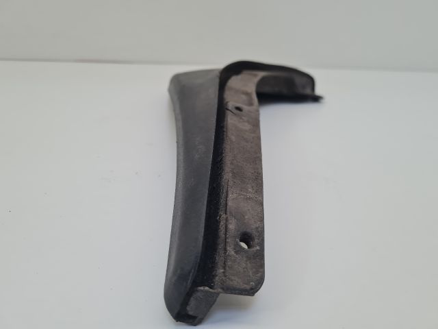 bontott VW GOLF IV Hátsó Sárvédő Gumi Pár