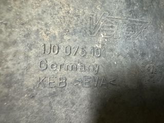 bontott VW GOLF IV Hátsó Sárvédő Gumi Pár