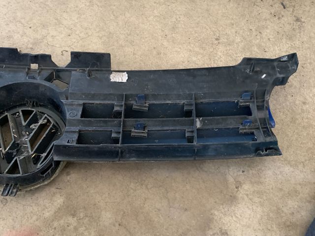 bontott VW GOLF IV Hűtőrács