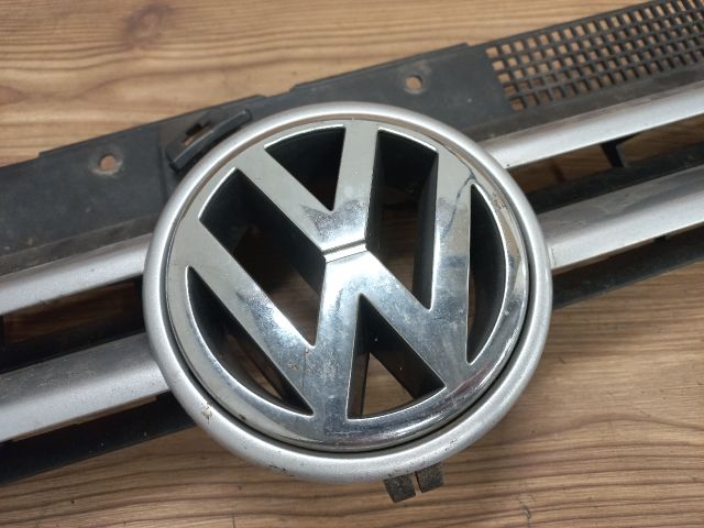 bontott VW GOLF IV Hűtőrács