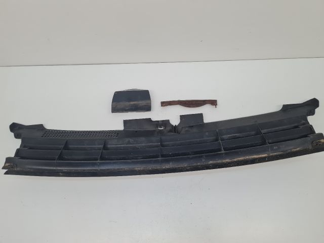 bontott VW GOLF IV Hűtőrács