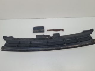 bontott VW GOLF IV Hűtőrács