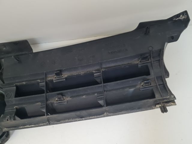 bontott VW GOLF IV Hűtőrács