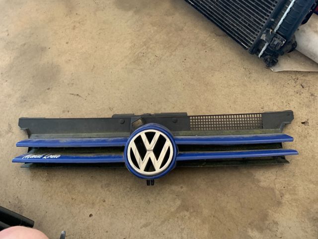 bontott VW GOLF IV Hűtőrács