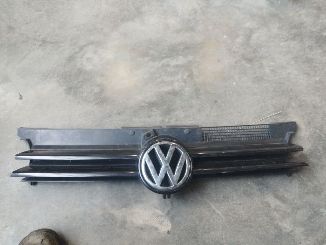 bontott VW GOLF IV Hűtőrács