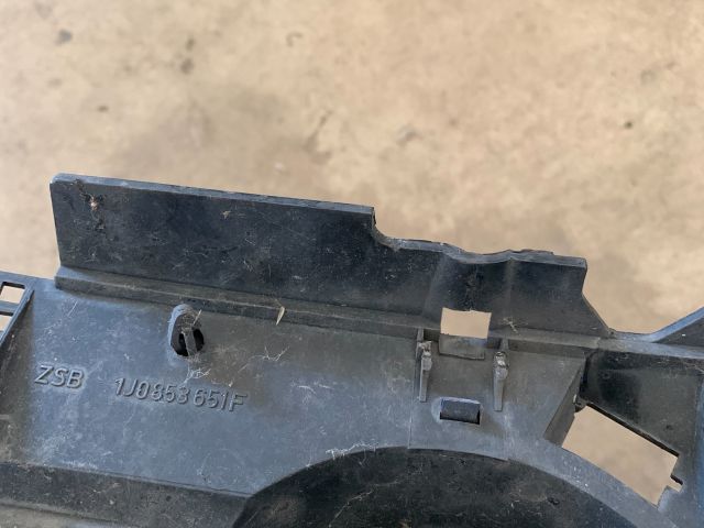 bontott VW GOLF IV Hűtőrács