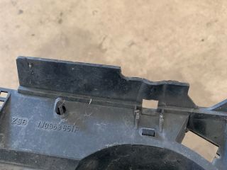 bontott VW GOLF IV Hűtőrács