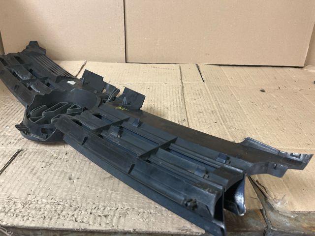 bontott VW GOLF IV Hűtőrács