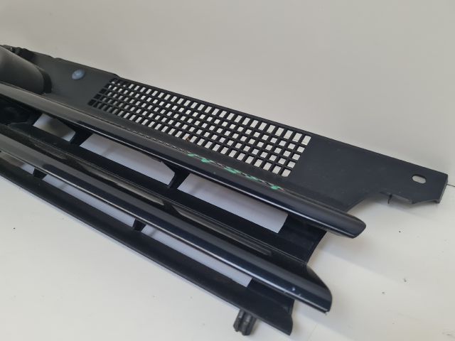 bontott VW GOLF IV Hűtőrács