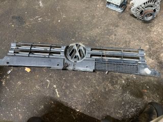 bontott VW GOLF IV Hűtőrács