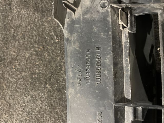 bontott VW GOLF IV Hűtőrács