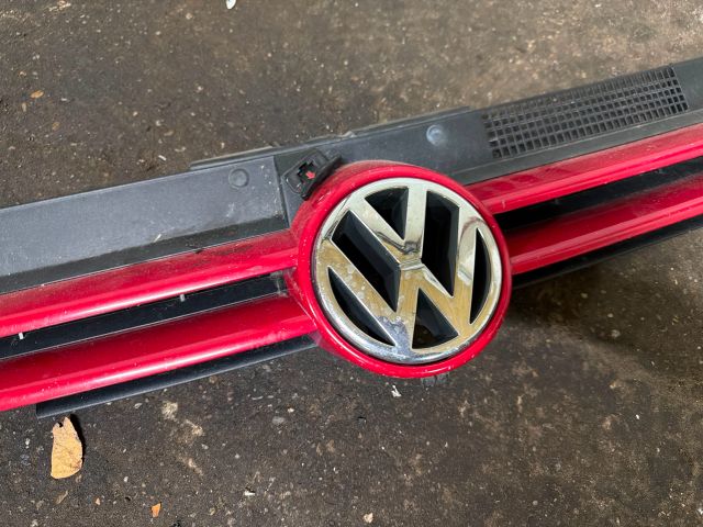 bontott VW GOLF IV Hűtőrács