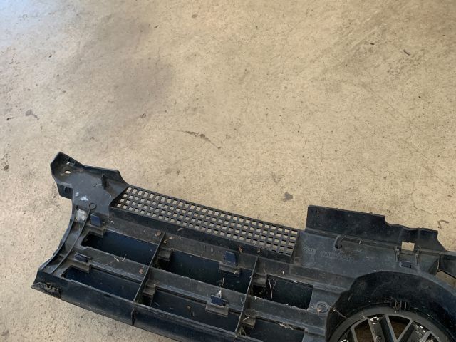 bontott VW GOLF IV Hűtőrács