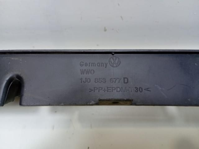 bontott VW GOLF IV Hűtőrács