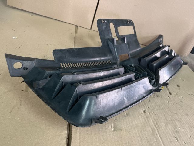 bontott VW GOLF IV Hűtőrács