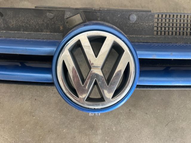 bontott VW GOLF IV Hűtőrács