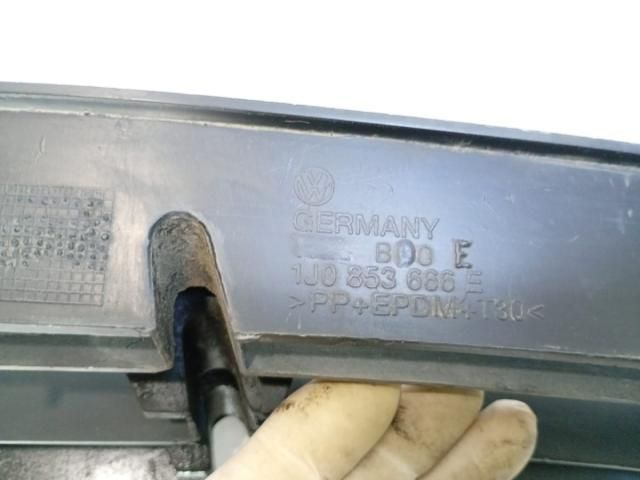 bontott VW GOLF IV Hűtőrács