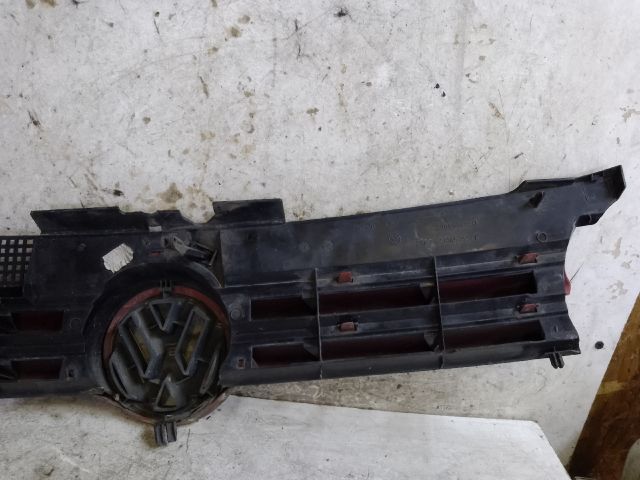 bontott VW GOLF IV Hűtőrács