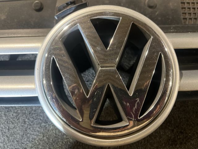 bontott VW GOLF IV Hűtőrács