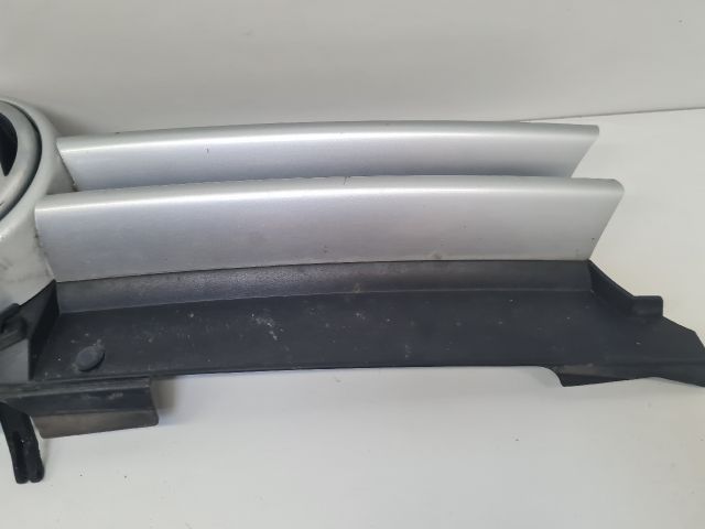 bontott VW GOLF IV Hűtőrács