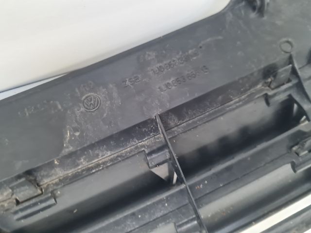 bontott VW GOLF IV Hűtőrács