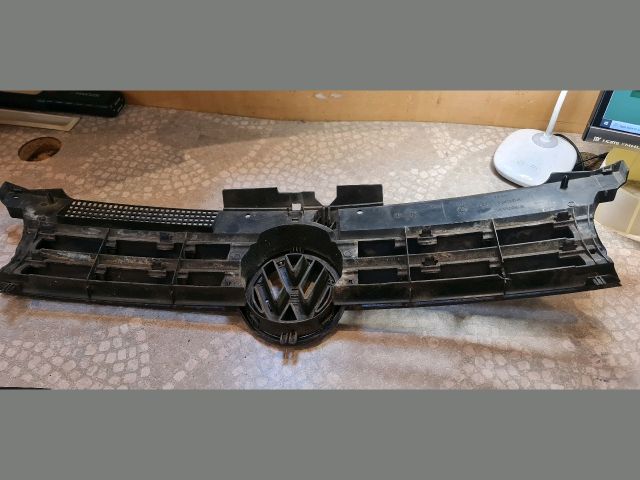 bontott VW GOLF IV Hűtőrács