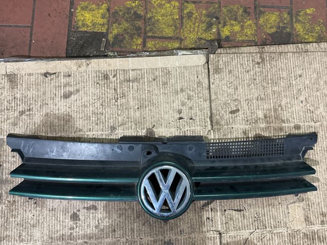 bontott VW GOLF IV Hűtőrács