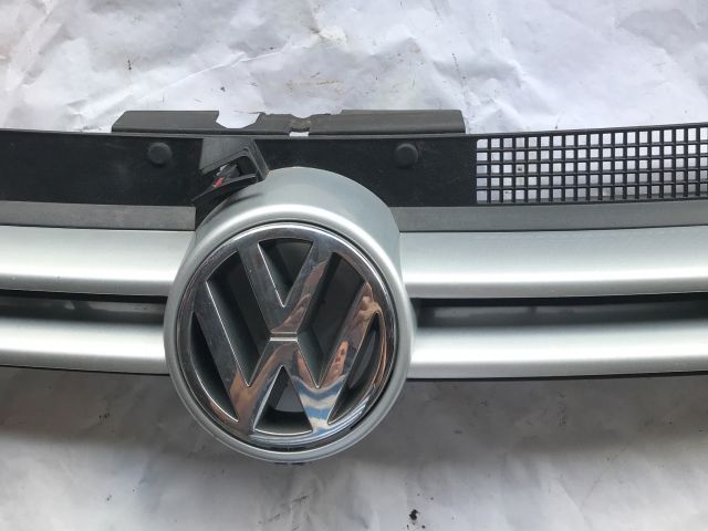 bontott VW GOLF IV Hűtőrács