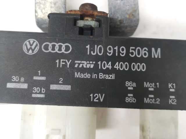 bontott VW GOLF IV Hűtőventilátor Relé