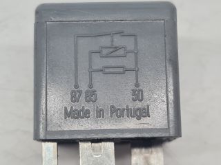 bontott VW GOLF IV Izzító Relé