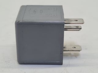 bontott VW GOLF IV Izzító Relé