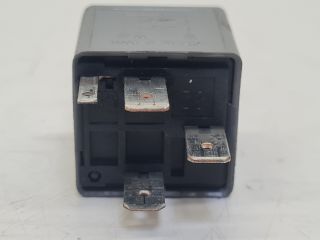 bontott VW GOLF IV Izzító Relé