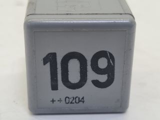 bontott VW GOLF IV Izzító Relé