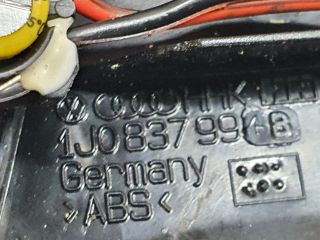 bontott VW GOLF IV Jobb A Oszlop Hangszóró Burkolat