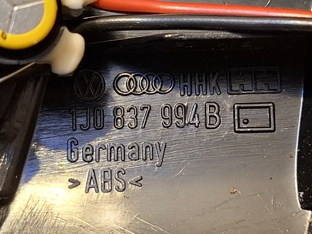 bontott VW GOLF IV Jobb A Oszlop Hangszóró Burkolat