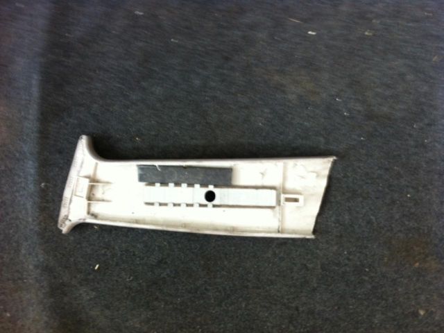 bontott VW GOLF IV Jobb B Oszlop Burkolat